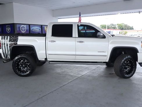 Used 2018 GMC Sierra 1500 Denali w/ Denali Ultimate Package AWD/4WD image 3