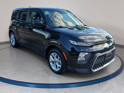 Used 2020 Kia Soul S FWD image 3