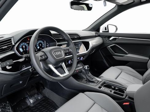 Certified 2024 Audi Q3 2.0T Premium image 11