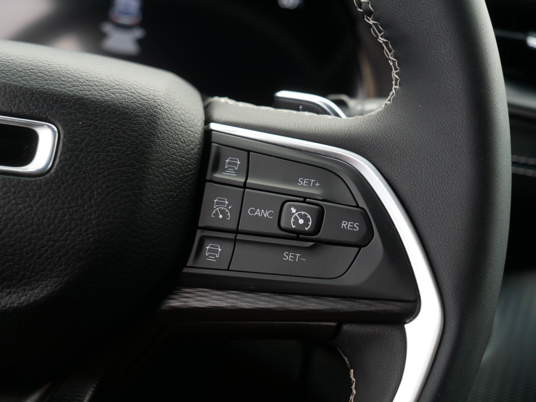 Used 2023 Jeep Grand Cherokee L Laredo AWD/4WD image 29