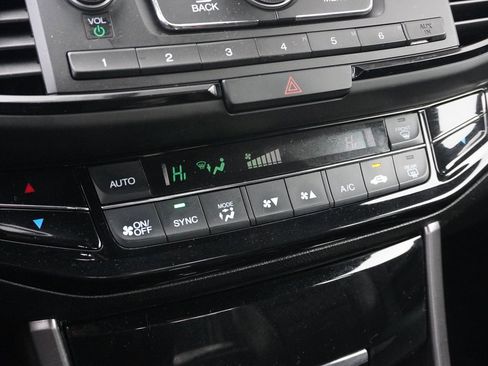 Used 2017 Honda Accord Sport image 37