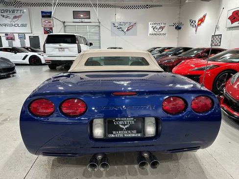 Used 2004 Chevrolet Corvette Convertible w/ Preferred Equipment Group RWD image 8
