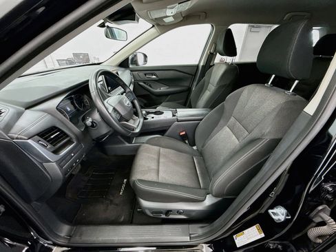 Used 2025 Nissan Rogue SV FWD image 13