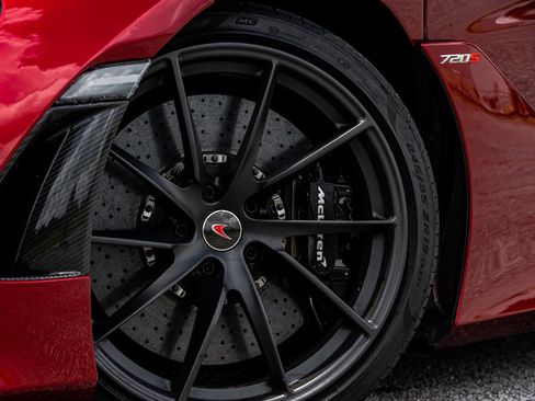 Used 2018 McLaren 720S Luxury RWD image 11