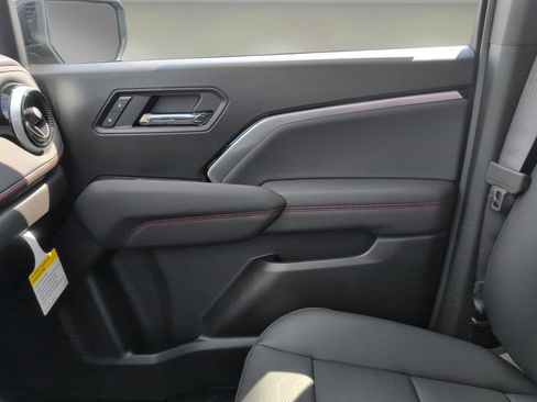 New 2025 Chevrolet Colorado Z71 w/ Technology Package image 12