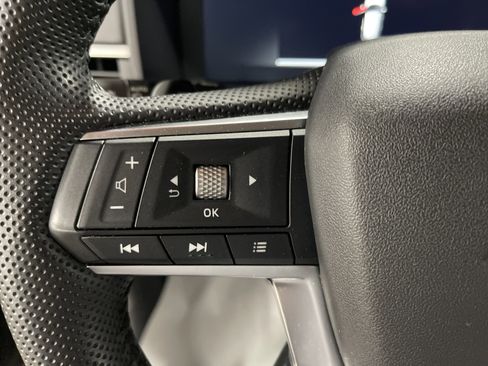 Used 2023 Mitsubishi Outlander SE image 19