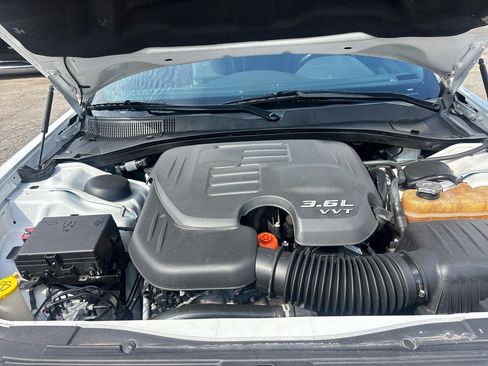 Used 2019 Chrysler 300 S RWD image 18