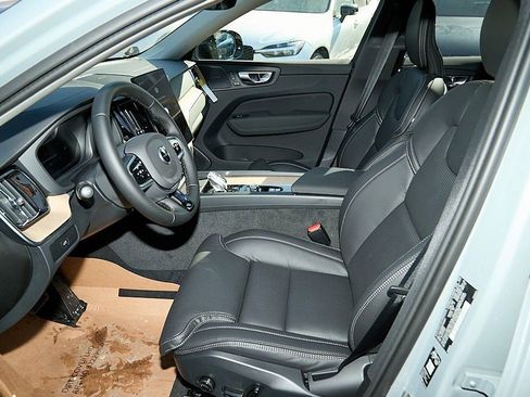 New 2026 Volvo XC60 B5 Ultra w/ Climate Package image 14