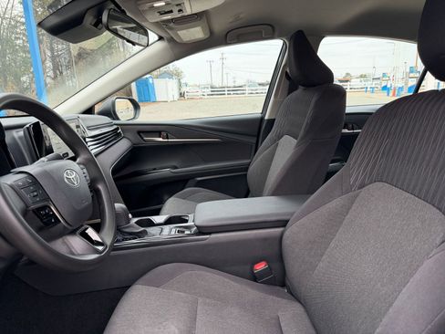 Used 2025 Toyota Camry LE image 25