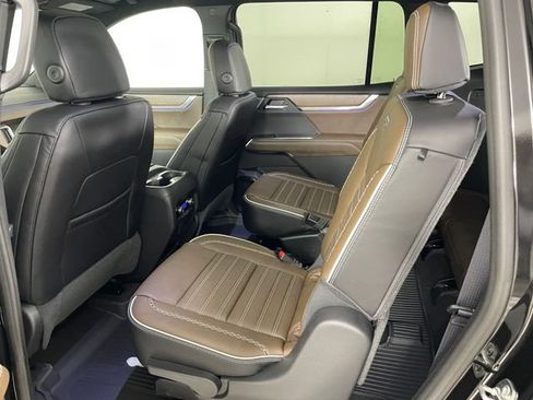 New 2026 GMC Acadia Denali Ultimate w/ LPO, Illumination Package AWD/4WD image 16