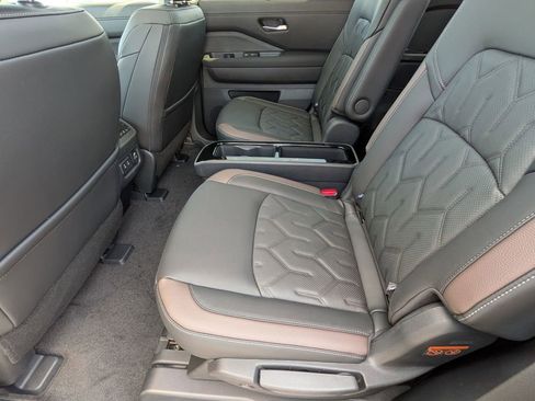 New 2026 Nissan Pathfinder Platinum AWD/4WD image 20