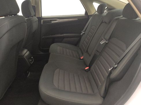 Used 2020 Ford Fusion SE FWD image 18
