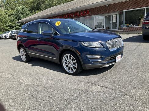 Used 2019 Lincoln MKC Reserve FWD image 3