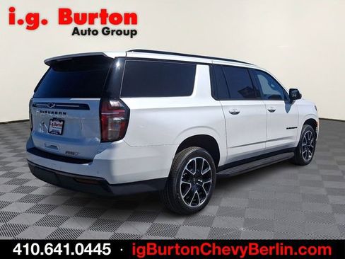 Certified 2022 Chevrolet Suburban RST w/ Luxury Package AWD/4WD image 6