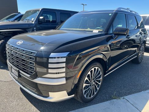 Used 2026 Hyundai Palisade Calligraphy AWD/4WD image 3