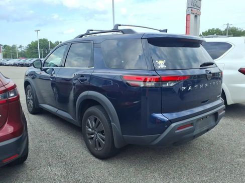 Certified 2024 Nissan Pathfinder SV AWD/4WD image 4