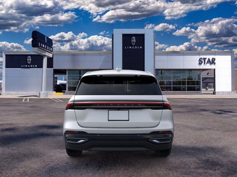 New 2026 Lincoln Nautilus Premier AWD/4WD image 5