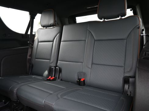 Used 2025 GMC Yukon XL AT4 w/ AT4 Premium Package image 32