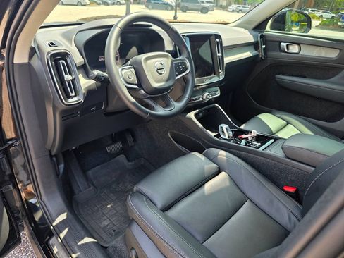 Used 2026 Volvo XC40 B5 Plus AWD/4WD image 10