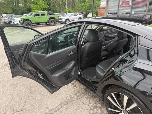 Used 2019 Nissan Altima 2.0 SR image 12