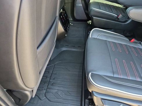Used 2026 GMC Yukon AT4 Ultimate AWD/4WD image 38