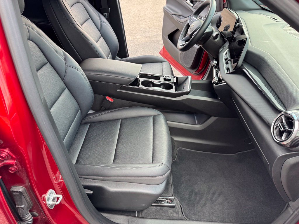 Used 2026 Chevrolet Equinox LT w/ Convenience Package II FWD image 19