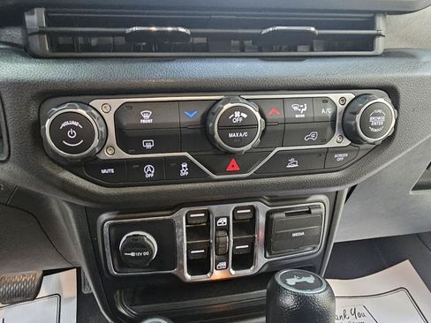 Used 2024 Jeep Wrangler Unlimited Sport AWD/4WD image 31
