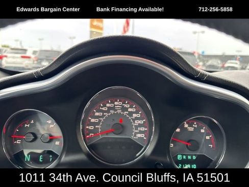 Used 2013 Dodge Avenger SXT image 17