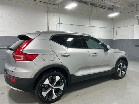 Used 2025 Volvo XC40 B5 Plus AWD/4WD image 3