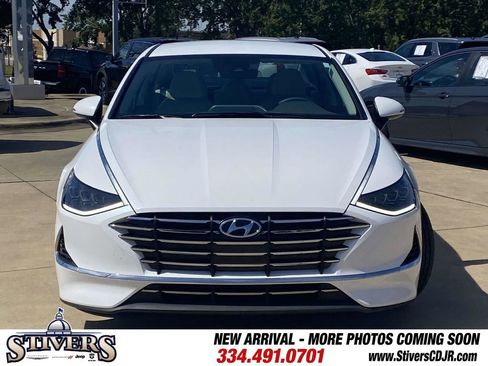Used 2023 Hyundai Sonata SE FWD image 2