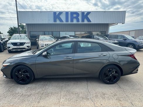 Used 2026 Hyundai Elantra Sport FWD image 2