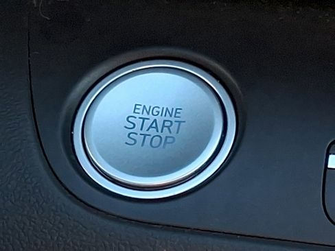 Used 2024 Hyundai Elantra SEL image 23