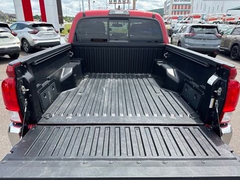 Used 2016 Toyota Tacoma SR5 w/ SR5 Appearance Package (SN) AWD/4WD image 20