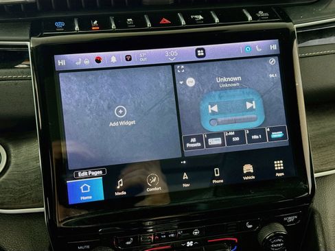 Used 2024 Jeep Grand Cherokee Limited 4xe AWD/4WD image 18