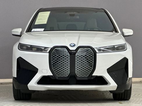 Certified 2022 BMW iX xDrive50 w/ Premium Package image 6