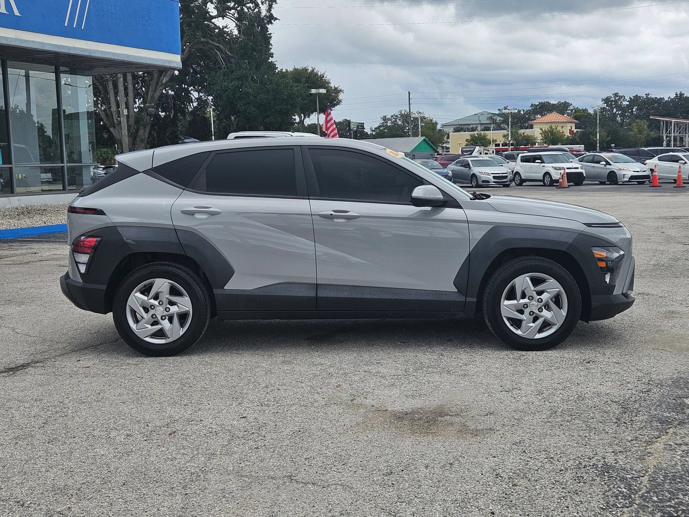 Used 2024 Hyundai Kona SE FWD image 8