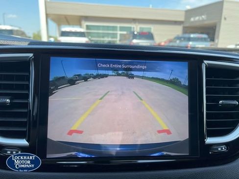 Used 2023 Chrysler Pacifica Touring-L image 30