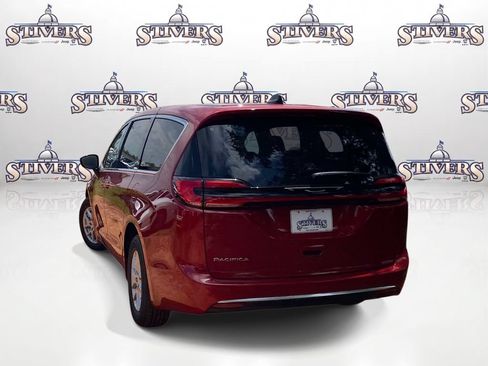 New 2027 Chrysler Pacifica Select FWD image 4