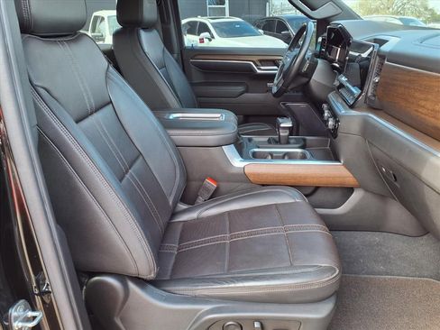 Used 2022 Chevrolet Silverado 1500 High Country image 13