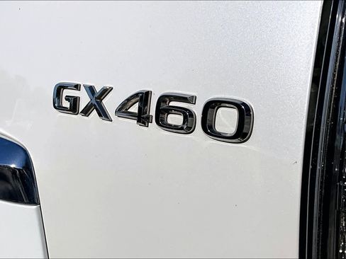Used 2018 Lexus GX 460 Premium w/ Premium Package image 10
