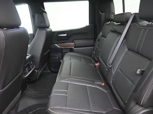 Used 2019 Chevrolet Silverado 1500 High Country w/ High Country Premium Package AWD/4WD image 18