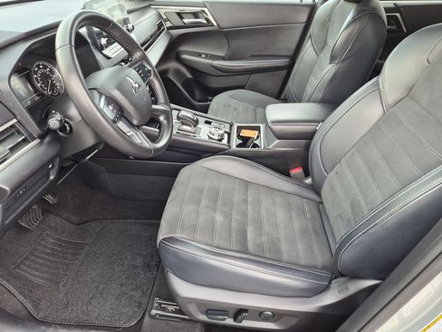 Used 2024 Mitsubishi Outlander SE FWD image 15