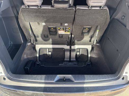 Used 2023 Toyota Sienna XLE Woodland Edition image 28