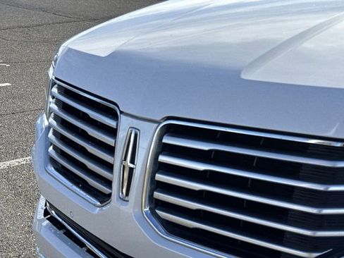 Used 2015 Lincoln Navigator 4WD image 27