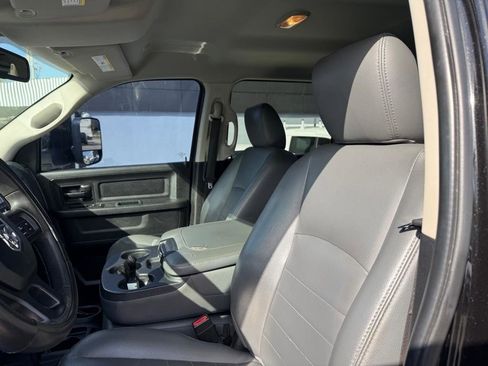 Used 2017 RAM 2500 Tradesman w/ Chrome Appearance Group image 25