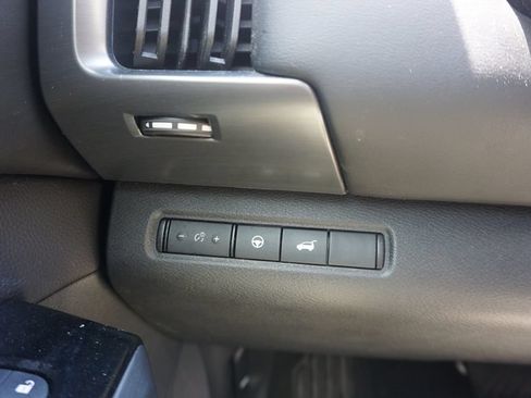 Used 2024 Nissan Pathfinder SL w/ SL Premium Package FWD image 5