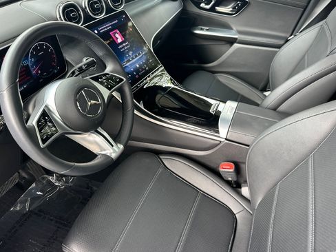 Used 2024 Mercedes-Benz GLC 300 4MATIC image 4
