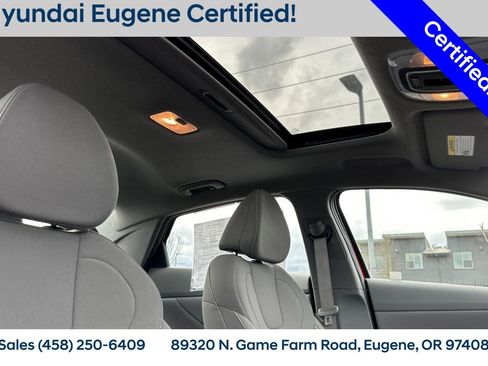 Used 2025 Hyundai Elantra SEL image 21