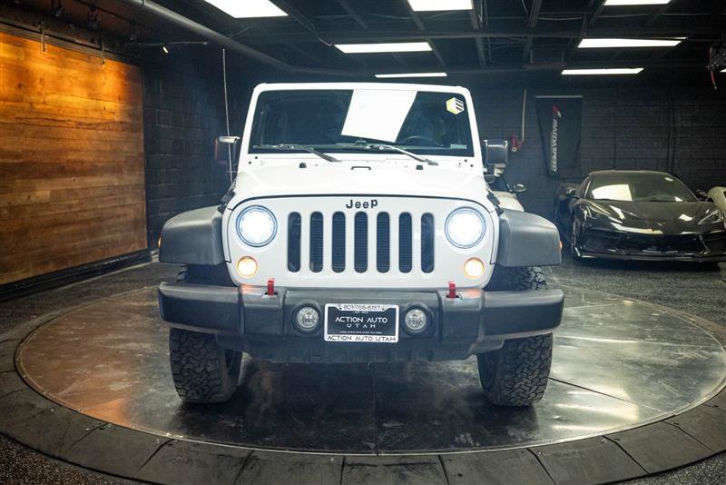 Used 2017 Jeep Wrangler Unlimited Rubicon w/ Connectivity Group AWD/4WD image 4