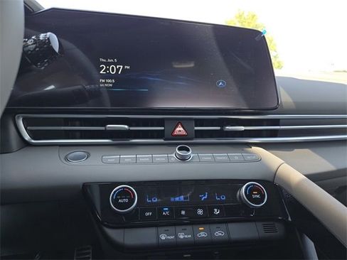 New 2025 Hyundai Elantra SEL image 22